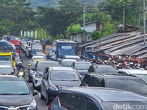 Hendri 7,5 Jam Lewati Macet Gentong hingga Nagreg Saat Arus Balik