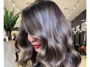 7 Warna Rambut yang Bagus dan Tren Saat Ini
