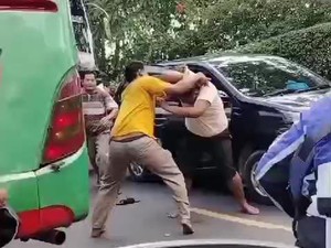 Sikap Tak Terpuji Bus Bagong dan Margo Joyo Bikin Macet Lebaran di Jatim
