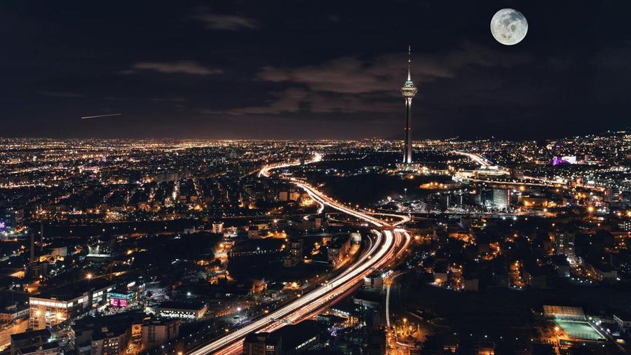 Suasana malam di Iran
