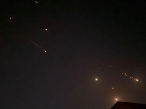 Militer Israel: Serangan Iran Masih Berlangsung, 200 Drone-Rudal Diluncurkan