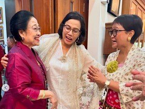 Menerka Makna Sri Mulyani Unggah Momen Akrab dengan Megawati