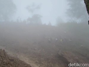 BPBD Tana Toraja Ungkap 18 Warga Tertimbun Longsor, 15 Orang Masih Hilang
