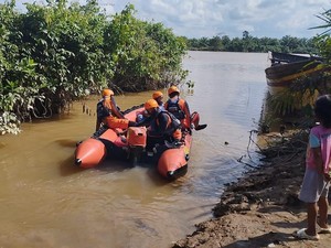 Bocah Aizah Hilang Usai Jatuh dari Pompong di Sungai Batanghari