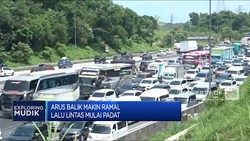 Jalan Tol Jakarta-Cikampek Terpantau Mulai Padat