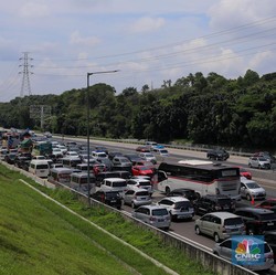 Awas Neraka Macet di Tol! Ini Tanggal Keramat Mudik-Balik Nataru 2024