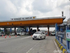 Puncak Arus Balik, 26 Ribu Kendaraan Melintasi Gerbang Tol Amplas