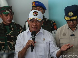 Muhadjir Imbau Warga Pikir-pikir Ikut Keluarga yang Merantau Balik ke DKI