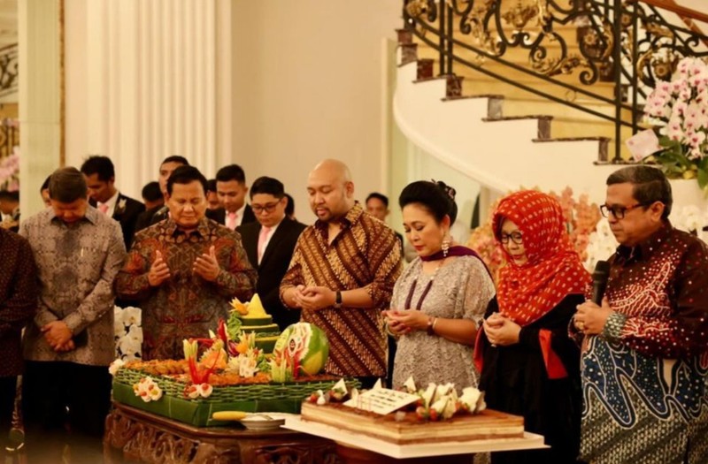 Prabowo Subianto menghadiri perayaan ulang tahun Mantan Istri Titiek Soeharto. Prabowo Subianto menghadiri perayaan ulang tahun Mantan Istri Titiek Soeharto. (Instagram @Prabowo)