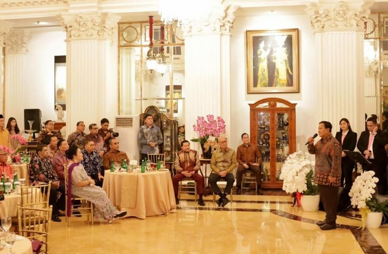 Prabowo Subianto menghadiri perayaan ulang tahun Mantan Istri Titiek Soeharto. Prabowo Subianto menghadiri perayaan ulang tahun Mantan Istri Titiek Soeharto. (Instagram @Prabowo)