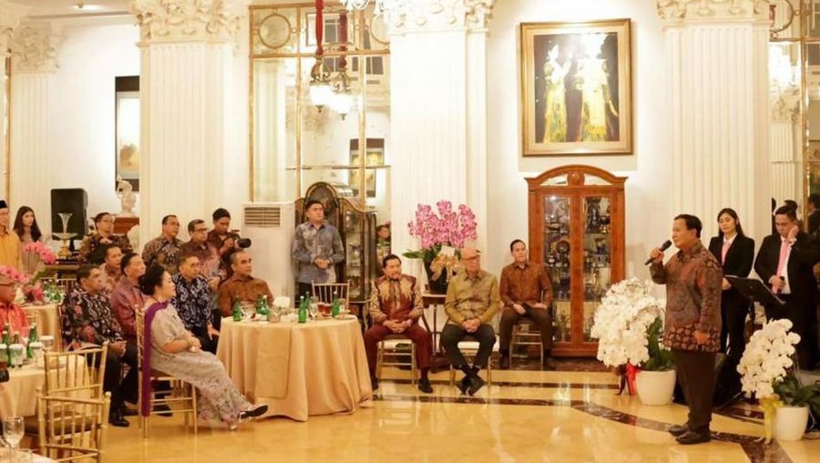 Prabowo Subianto menghadiri perayaan ulang tahun Mantan Istri Titiek Soeharto. (Instagram @Prabowo)