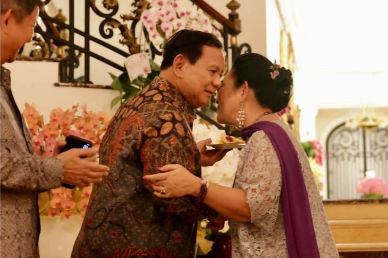 Prabowo Subianto menghadiri perayaan ulang tahun Mantan Istri Titiek Soeharto. Prabowo Subianto menghadiri perayaan ulang tahun Mantan Istri Titiek Soeharto. (Instagram @Prabowo)