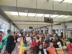 Long Weekend, Penumpang Stasiun Pasar Senen Meningkat