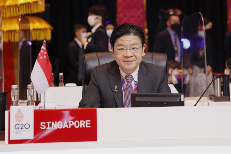PM Singapura Lee Hsien Loong (kiri) dan Wakil PM Singapura Lawrence Wong (kanan)