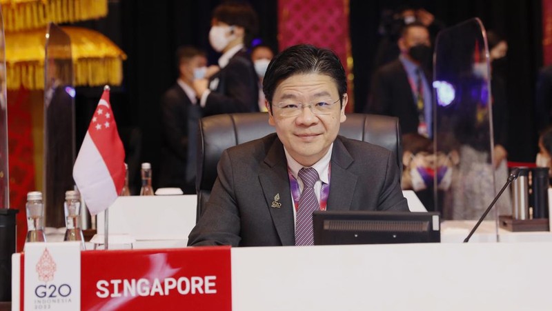 PM Singapura Lee Hsien Loong (kiri) dan Wakil PM Singapura Lawrence Wong (kanan)