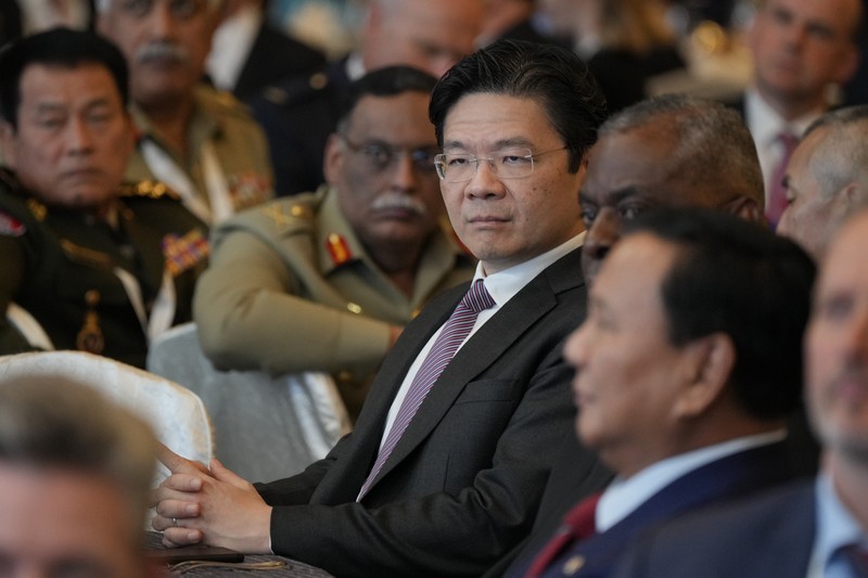 PM Singapura Lee Hsien Loong (kiri) dan Wakil PM Singapura Lawrence Wong (kanan) PM Singapura Lee Hsien Loong (kiri) dan Wakil PM Singapura Lawrence Wong (kanan)