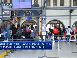 Video: Hari Pertama Kerja, Ribuan Pemudik Tiba di Stasiun Pasar Senen