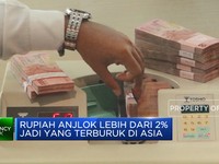 Video: Terburuk di Asia, Rupiah Anjlok Lebih Dari 2%