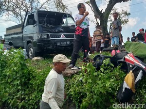 Adu Banteng 2 Motor Vs Pikap di Klaten Tewaskan 2 Siswi SMA
