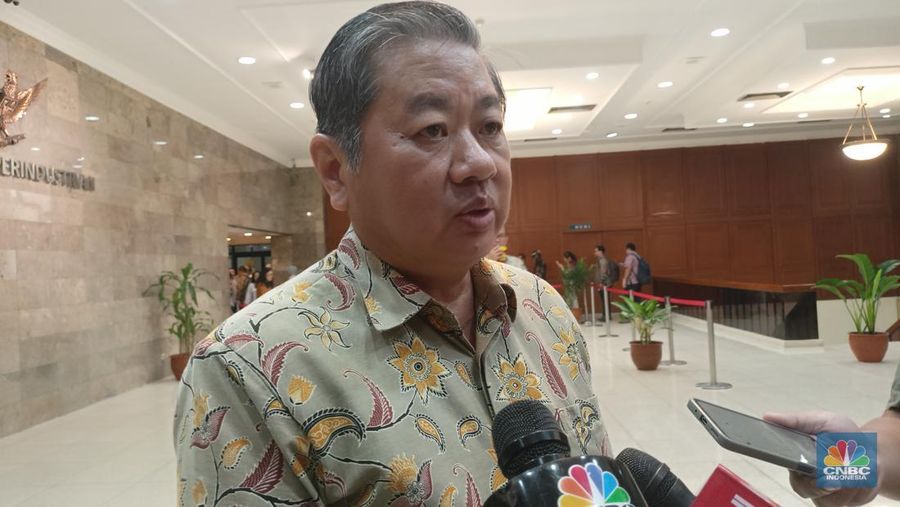 Ketua Gabungan Pengusaha Makanan dan Minuman Indonesia (GAPMMI) Adhi S Lukman. (CNBC Indonesia/Ferry Sandi)