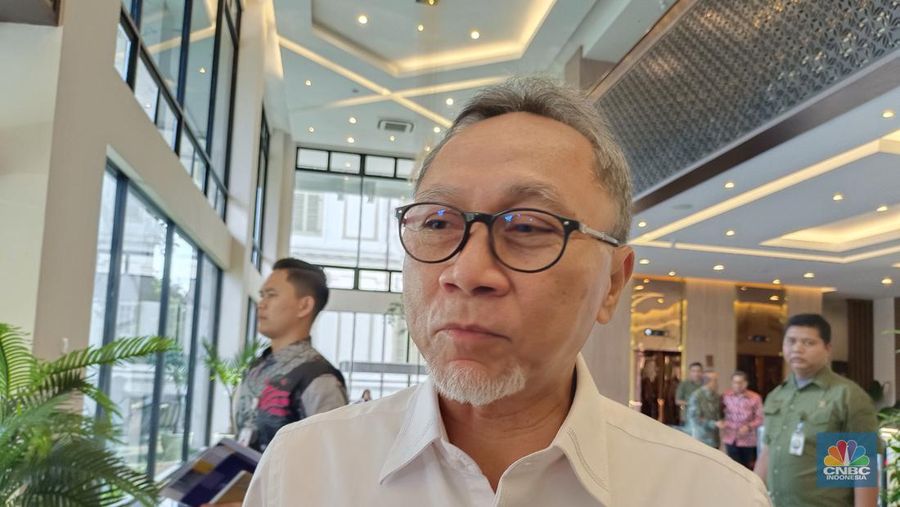 Menteri Perdagangan (Mendag) Zulkifli Hasan alias Zulhas menyatakan, batasan jumlah barang kiriman PMI yang tertuang dalam Peraturan Menteri Perdagangan (Permendag) No. 36 Tahun 2023 dihapuskan. (²©²ÊÍøÕ¾/Martyasari Rizky)