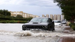 Banjir Langka Landa Uni Emirat Arab, Bandara Dubai Kebanjiran