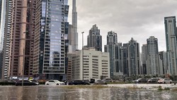 Dubai Diterjang Hujan Lebat, Begini Potret Mal Mewah Kebanjiran-Atap Bocor