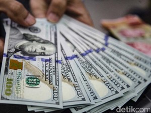 Dolar AS Pagi Ini Kembali Berotot ke Rp 16.426, Naik 62 Poin