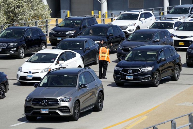 Suasana Bandara Internasional O'Hare di Chicago, Senin (15/4/2024). (AP Photo/Nam Y. Huh)