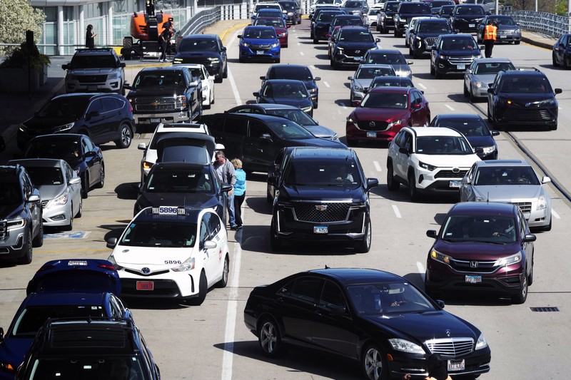 Suasana Bandara Internasional O'Hare di Chicago, Senin (15/4/2024). (AP Photo/Nam Y. Huh)