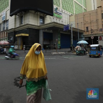 Penampakan Pasar Tanah Abang Sepi Bak Kuburan - Ditutup Sementara