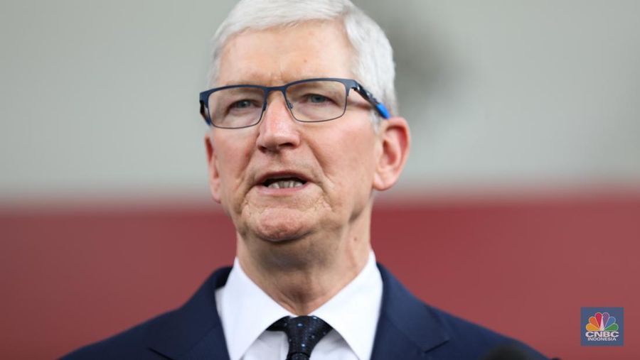 CEO Apple, Tim Cook saat konferensi pers di Istana Negara, Jakarta, Rabu (17/4/2024). (²©²ÊÍøÕ¾/Tri Susilo)