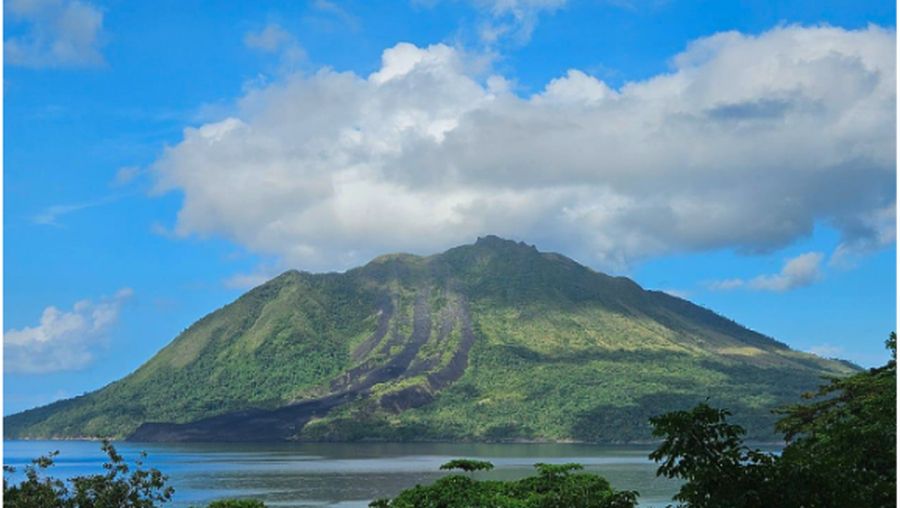 Gunung Api Ruang, Sulawesi Utara. (Dok. Pusat Vulkanologi dan Mitigasi Bencana Geologi ESDM)