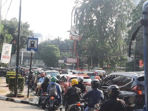 Lalin Pasar Minggu-Pancoran Macet Lagi Usai Lebaran, Warga Merasa Stres