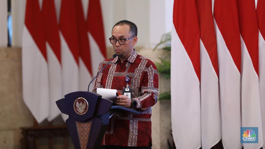 Kepala Pusat Pelaporan dan Analisis Transaksi Keuangan (PPATK), Ivan Yustiavandana menghadiri peringatan 22 Tahun Gerakan Nasional Anti Pencucian Uang dan Pencegahan Pendanaan Terorisme (APU PPT)di Istana Negara, Rabu (17/4/2024). (CNBC Indonesia/Tri Susilo)