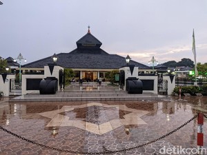 8 Masjid Bersejarah di Jawa Tengah, Jadi Destinasi Wisata Religi yang Populer