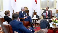 Momen Jokowi dan Bos Apple Salaman-Ngobrol Bareng di Istana