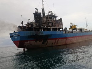 Kapal Bendera Tanzania Terbakar di Perbatasan Singapura-Indonesia, Hanyut ke Bintan