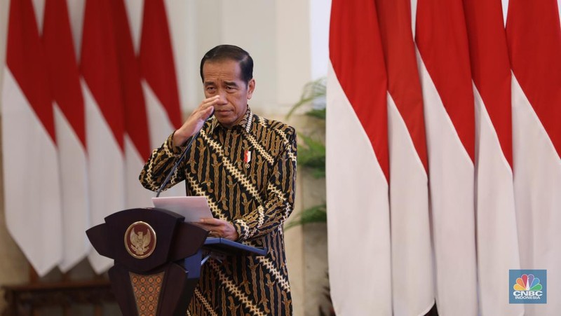 Presiden Joko Widodo (Jokowi) menghadiri peringatan 22 Tahun Gerakan Nasional Anti Pencucian Uang dan Pencegahan Pendanaan Terorisme (APU PPT)di Istana Negara, Rabu (17/4/2024). (CNBC Indonesia/Tri Susilo)