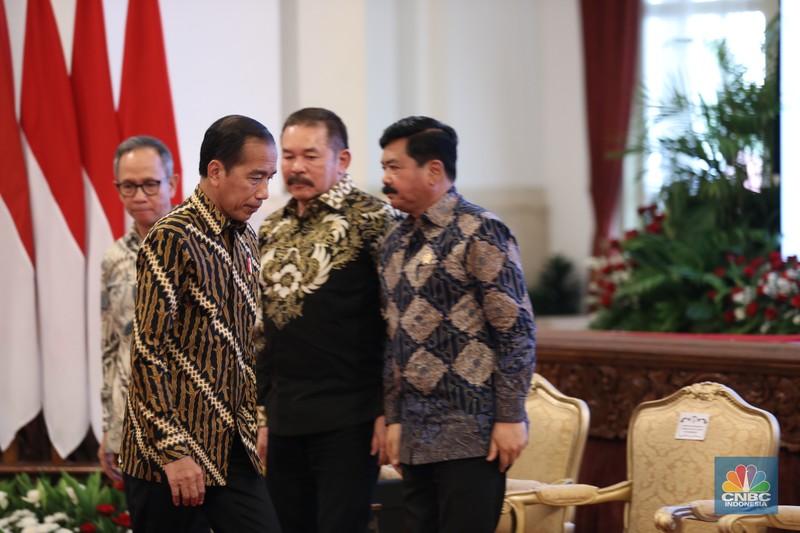 Presiden Joko Widodo (Jokowi) menghadiri peringatan 22 Tahun Gerakan Nasional Anti Pencucian Uang dan Pencegahan Pendanaan Terorisme (APU PPT)di Istana Negara, Rabu (17/4/2024). (CNBC Indonesia/Tri Susilo)