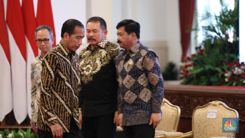 Presiden Joko Widodo (Jokowi) menghadiri peringatan 22 Tahun Gerakan Nasional Anti Pencucian Uang dan Pencegahan Pendanaan Terorisme (APU PPT)di Istana Negara, Rabu (17/4/2024). (CNBC Indonesia/Tri Susilo)