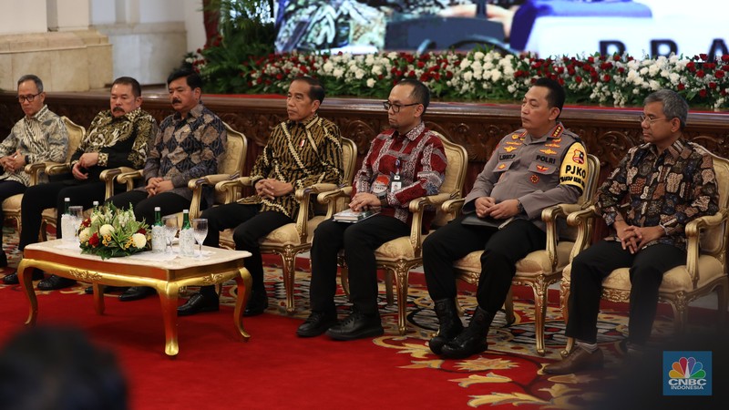 Presiden Joko Widodo (Jokowi) menghadiri peringatan 22 Tahun Gerakan Nasional Anti Pencucian Uang dan Pencegahan Pendanaan Terorisme (APU PPT)di Istana Negara, Rabu (17/4/2024). (CNBC Indonesia/Tri Susilo)
