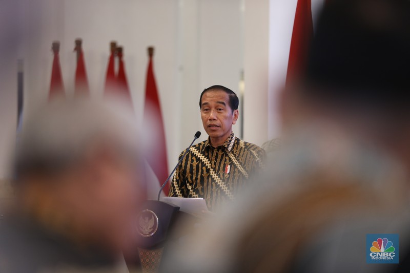 Presiden Joko Widodo (Jokowi) menghadiri peringatan 22 Tahun Gerakan Nasional Anti Pencucian Uang dan Pencegahan Pendanaan Terorisme (APU PPT)di Istana Negara, Rabu (17/4/2024). (CNBC Indonesia/Tri Susilo)