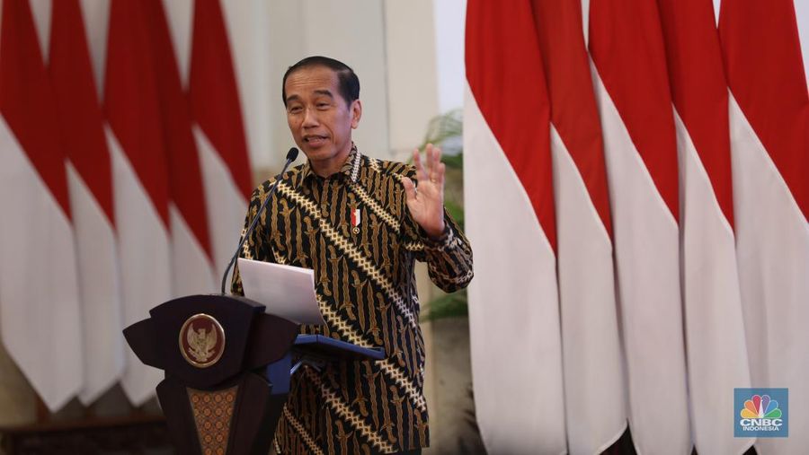 Presiden Joko Widodo (Jokowi) menghadiri peringatan 22 Tahun Gerakan Nasional Anti Pencucian Uang dan Pencegahan Pendanaan Terorisme (APU PPT)di Istana Negara, Rabu (17/4/2024). (CNBC Indonesia/Tri Susilo)