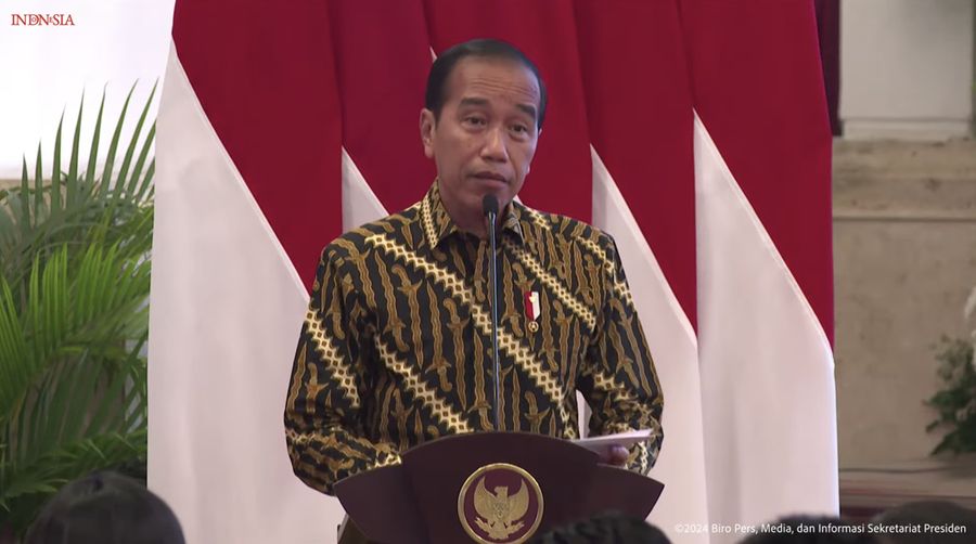 Presiden Joko Widodo saat peringatan 22 Tahun Gerakan Nasional APU PPT, Istana Negara, pada Rabu, (17/4/2024). (Tangkapan Layar Youtube Sekretariat Presiden)