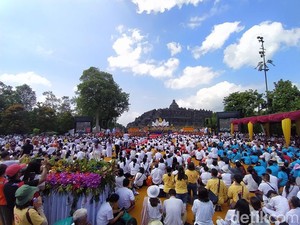 Waisak di Borobudur Diserbu Ribuan Pengunjung, Penginapan di Magelang Laris Manis