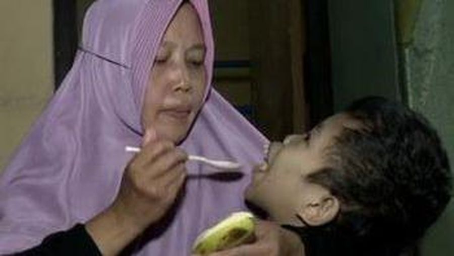 Anak Penjahit berjuang bersama ibu hadapi thalasemia dan cerebral palsy. (Dok. berbuatbaik.id)