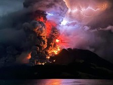 Erupsi! Gunung Ruang Tercatat Alami 1.439 Gempa Vulkanik Dalam