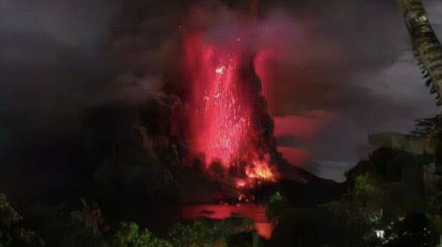 Erupsi gunung Ruang. (Kementerian ESDM)