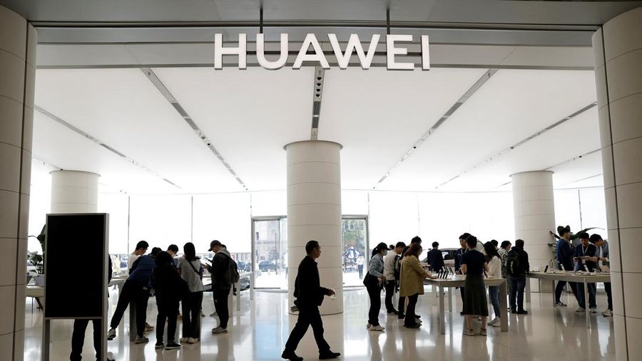 Huawei. (REUTERS/Tingshu Wang)